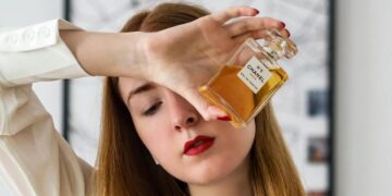 O poder do perfume na moda de luxo