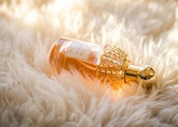 Como o cravo se tornou tão forte no mundo dos perfumes