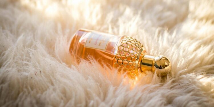 Como o cravo se tornou tão forte no mundo dos perfumes
