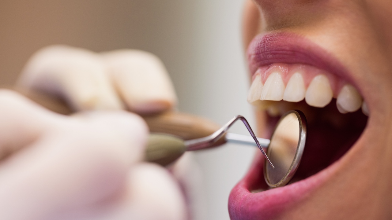 pode usar bicarbonato de sódio nos dentes