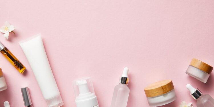 Produtos de Beleza - Créditos: depositphotos.com / AntonMatyukha