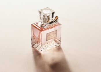O impacto das embalagens de perfume na moda
