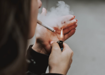 Tabagismo e anticoncepcional, uma mistura perigosa. Foto: FreePik