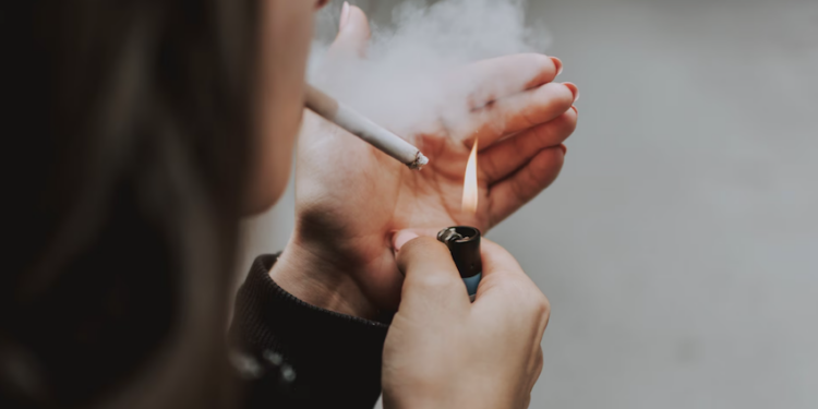 Tabagismo e anticoncepcional, uma mistura perigosa. Foto: FreePik
