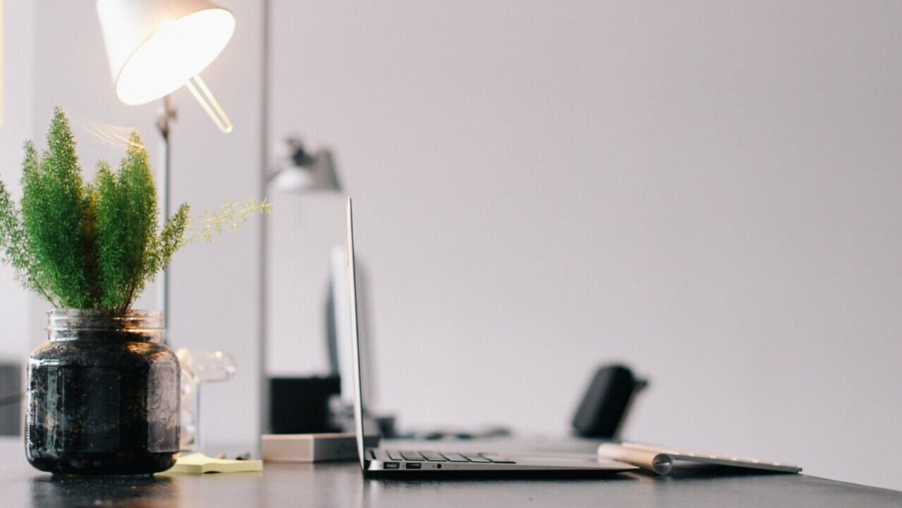 Como organizar seu home office em casa com dicas simples