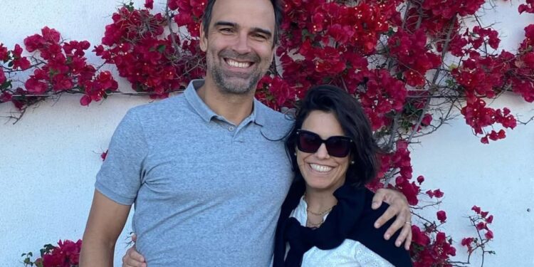 Tadeu Schmidt e sua esposa Ana Cristina  - Créditos divulgação Instagram @tadeuschmidt
