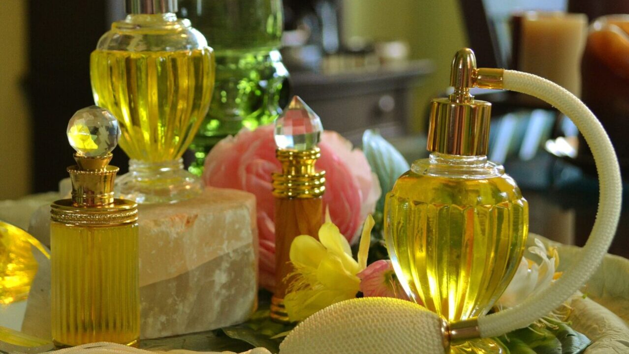 A diferença entre eau de parfum e eau de toilette