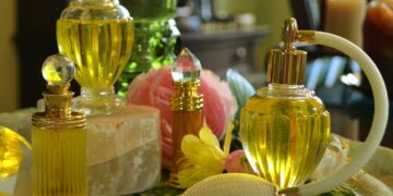 Como os perfumes se tornaram símbolos de status na moda