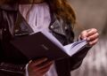 Como a leitura pode ajudar sua saúde mental mudar de uma vez por todas