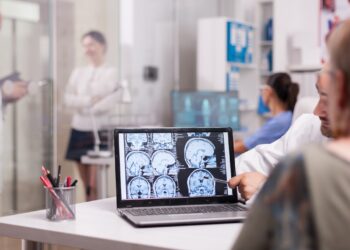 acidente vascular cerebral (AVC)