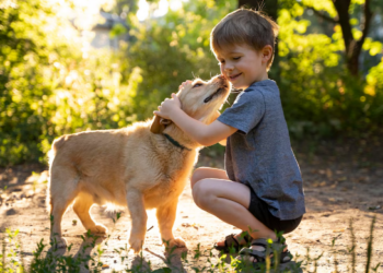 Ter um pet ajuda no desenvolvimento emocional. Foto: FreePik