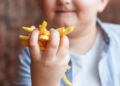 Alimentação pode influenciar nos problemas de visão das crianças. Foto: FreePik