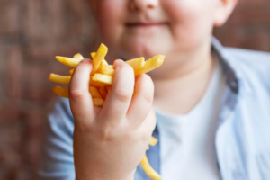 Alimentação pode influenciar nos problemas de visão das crianças. Foto: FreePik