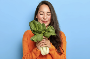 Como montar uma dieta vegana barata e saudável? Foto: FreePik