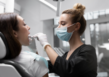 O dentista pode descobrir problemas sérios de saúde. Foto: FreePik