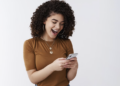 Jovens preferem primeiro encontro online. Entenda. Foto: FreePik