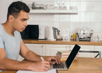 IA acelerando a personalização do aprendizado para candidatos. - Créditos: depositphotos.com / IgorVetushko