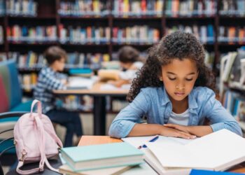 Metodologias inovadoras promovendo aprendizado crítico e preparação para o futuro. - Créditos: depositphotos.com / ArturVerkhovetskiy