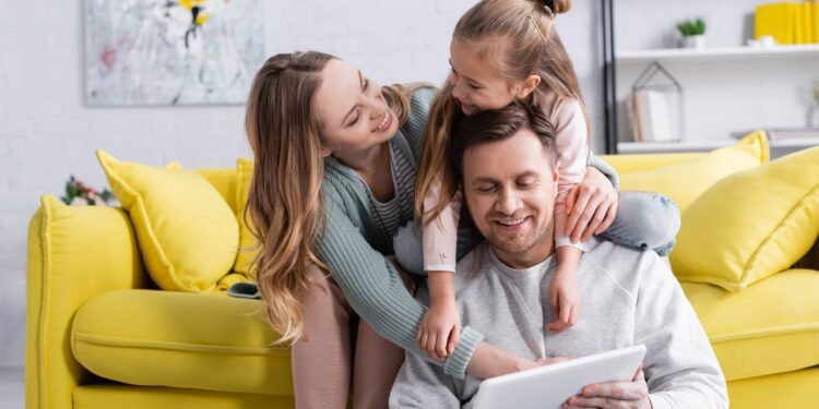 Ambiente urbano que promove segurança e bem-estar para toda a família - Créditos: depositphotos.com / HayDmitriy