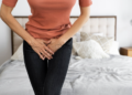 Incontinência urinária na menopausa é comum, mas não normal. Foto: FreePik