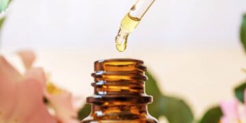 O óleo natural que elimina rugas melhor que cremes caros