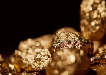 O item antigo que muitos jogam fora e que contém ouro de 18 quilates