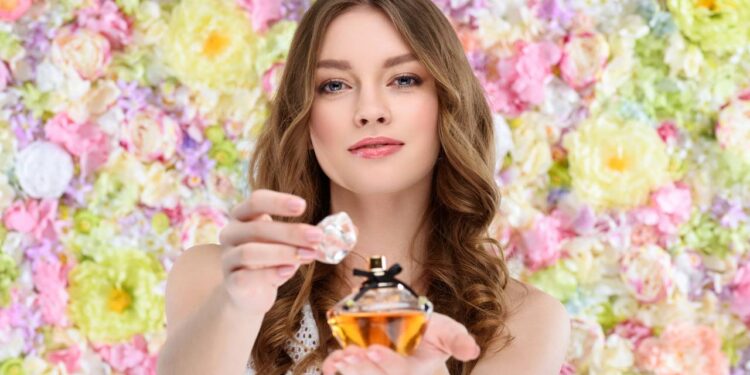 Perfume corporal - Créditos: depositphotos.com / AntonLozovoy