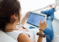 26% dos brasileiros recorrem ao Google diante de problemas de saúde. Foto: FreePik