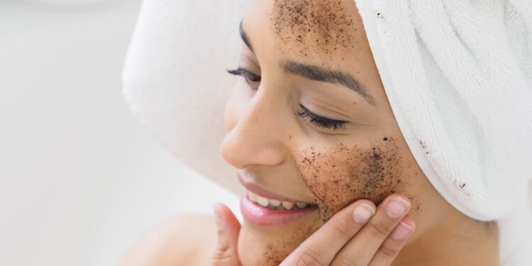 A verdade sobre a esfoliação facial e seus riscos ocultos