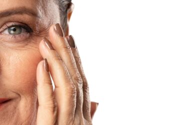 Na perfumaria: 5 produtos que combatem o envelhecimento - Freepik