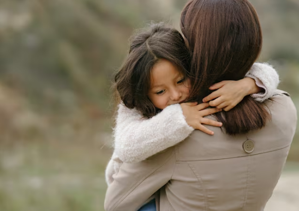 Como proteger a saúde mental das crianças? Foto: FreePik