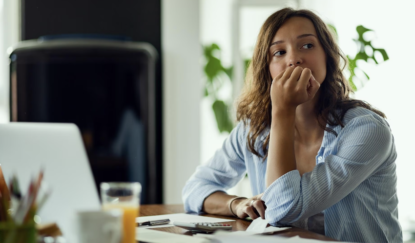 Empresas devem apoiar o retorno ao trabalho após câncer de mama. Foto: FreePik