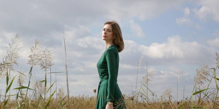 Modelagem que valoriza o corpo sem comprometer o conforto diário - Créditos: depositphotos.com / triocean2011