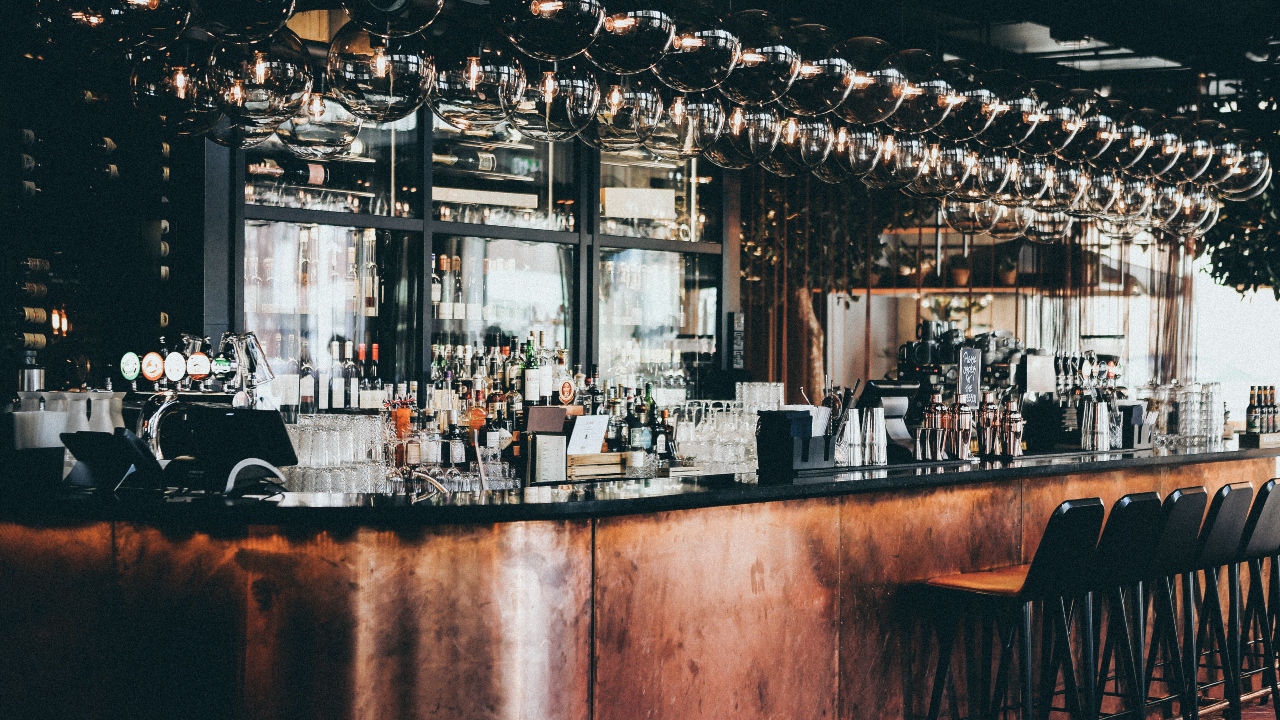 bares e restaurantes