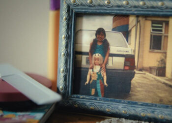 Representação dramática que evidencia os limites entre informação e exposição - Créditos : Netflix