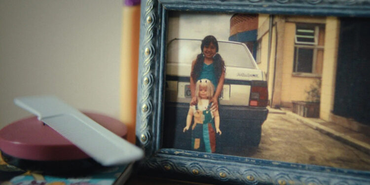 Representação dramática que evidencia os limites entre informação e exposição - Créditos : Netflix