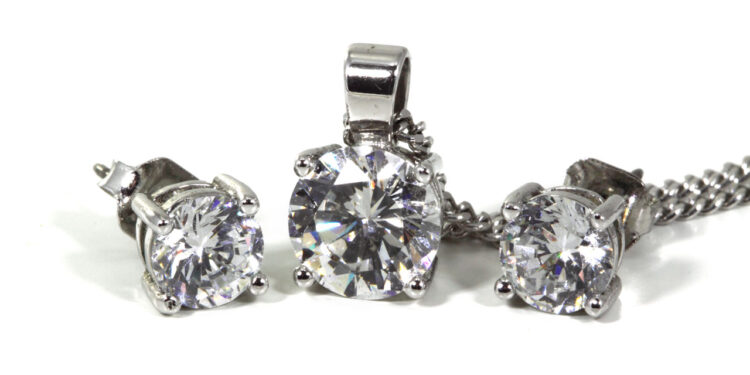 Os materiais de joias que podem valer muito e você tem em casa