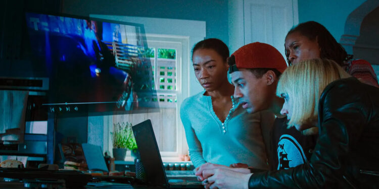 Exposição dos riscos digitais que contribui para maior consciência sobre segurança online. - Créditos Netflix