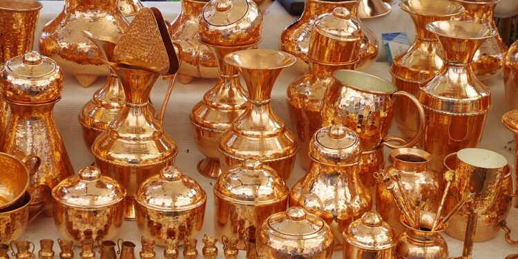 Objetos de cobre ou bronze que têm alto valor comercial