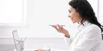 Inteligência artificial aprimorando a interação entre humanos e máquinas. - Créditos: depositphotos.com / Milkos