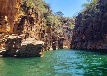 Clima tropical de altitude favorecendo atividades ao ar livre durante todo o ano - Créditos: depositphotos.com / aln2311