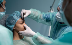 Como serão as cirurgias plásticas do futuro? Foto: FreePik