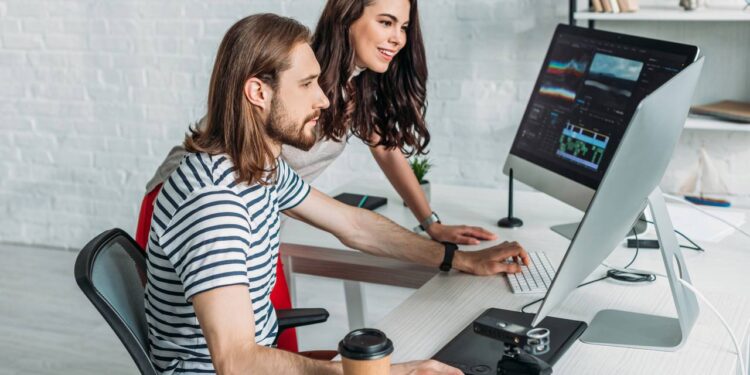 Redução da carga cognitiva durante atividades simultâneas no ambiente digital - Créditos: depositphotos.com / VitalikRadko