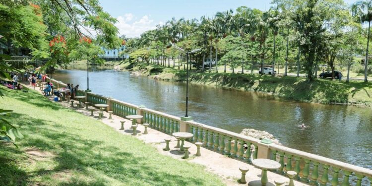 xperiência cultural autêntica a poucos quilômetros de Curitiba - Créditos: depositphotos.com / vbacarin