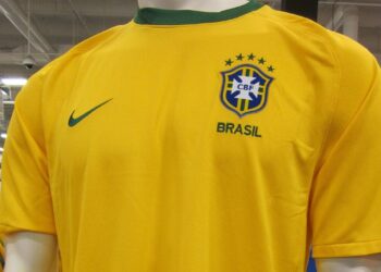 Suas camisas de futebol podem valer uma fortuna e você nem faz ideia