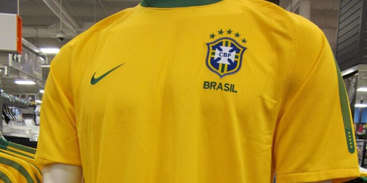 Suas camisas de futebol podem valer uma fortuna e você nem faz ideia