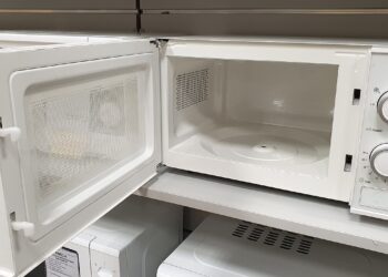 Dicas práticas para manter o micro-ondas sempre limpo