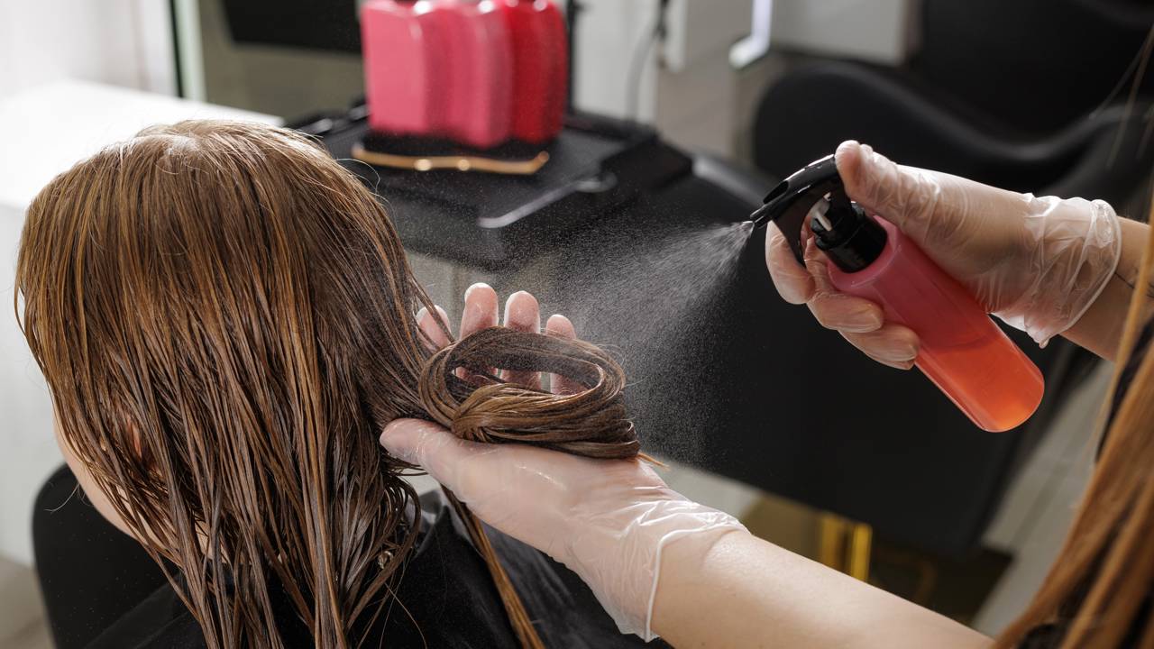 Como hidratar o cabelo no verão sem pesar os fios