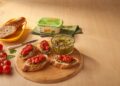 Receita de brusqueta com pesto de talos de vegetais. Foto: Qualy Vegê