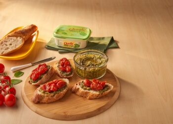 Receita de brusqueta com pesto de talos de vegetais. Foto: Qualy Vegê